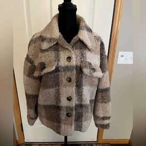 Women’s BB Dakota Steve Madden plaid to see you tan Sherpa jacket. Size small
